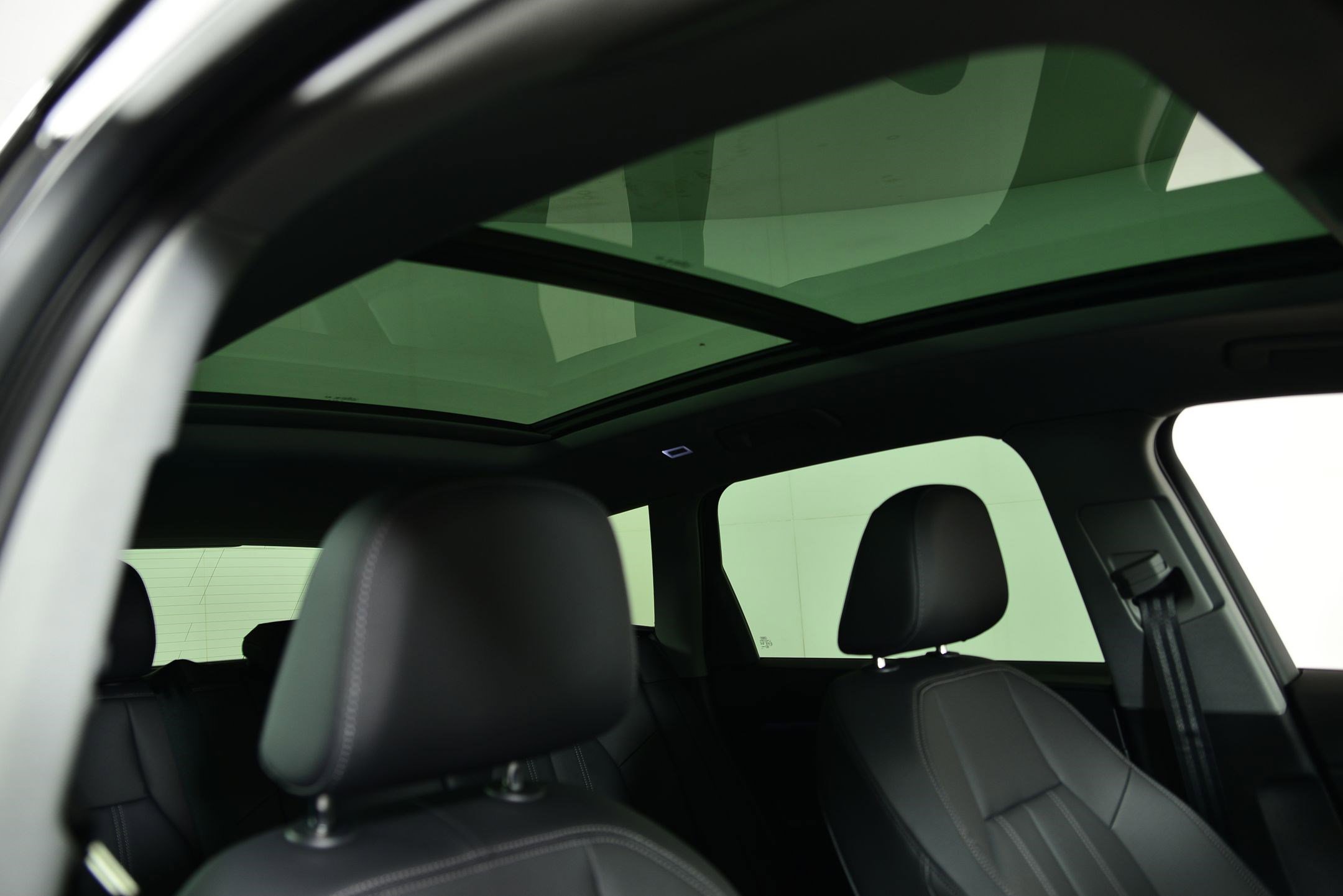 Used 2025 Audi Q6 e-tron Premium w/ Convenience Package image 14