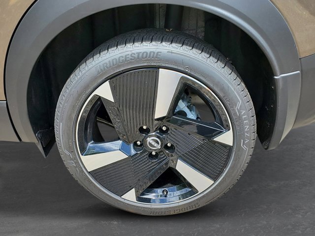 New 2026 Nissan Kicks SR image 13