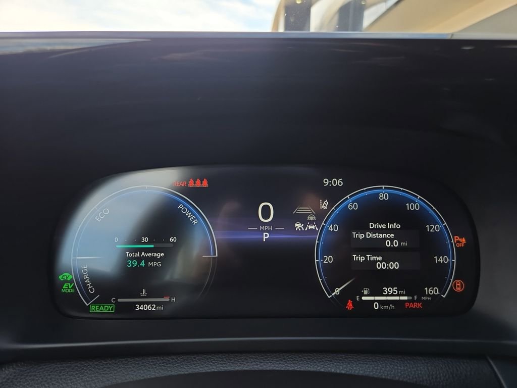Used 2024 Toyota Crown Limited image 23