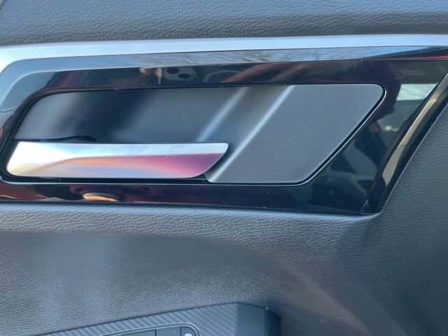 New 2025 Mitsubishi Outlander SE image 10