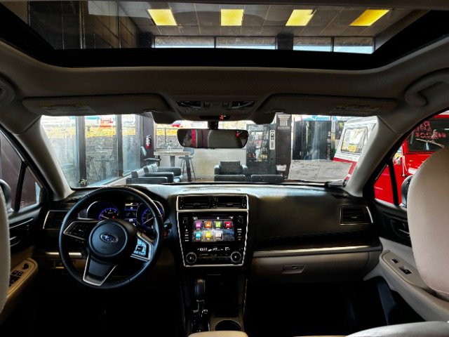 Used 2018 Subaru Outback 2.5i Limited image 1