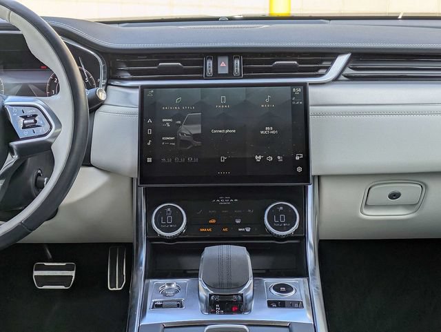 Used 2024 Jaguar XF R-Dynamic SE AWD/4WD image 17