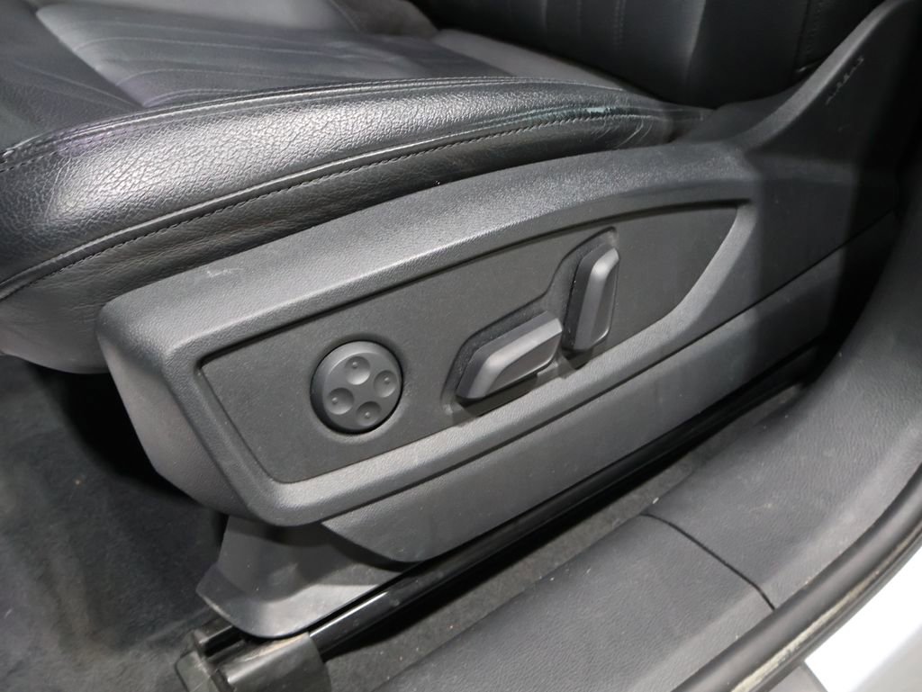 Used 2020 Audi Q5 2.0T Premium w/ Convenience Package image 13