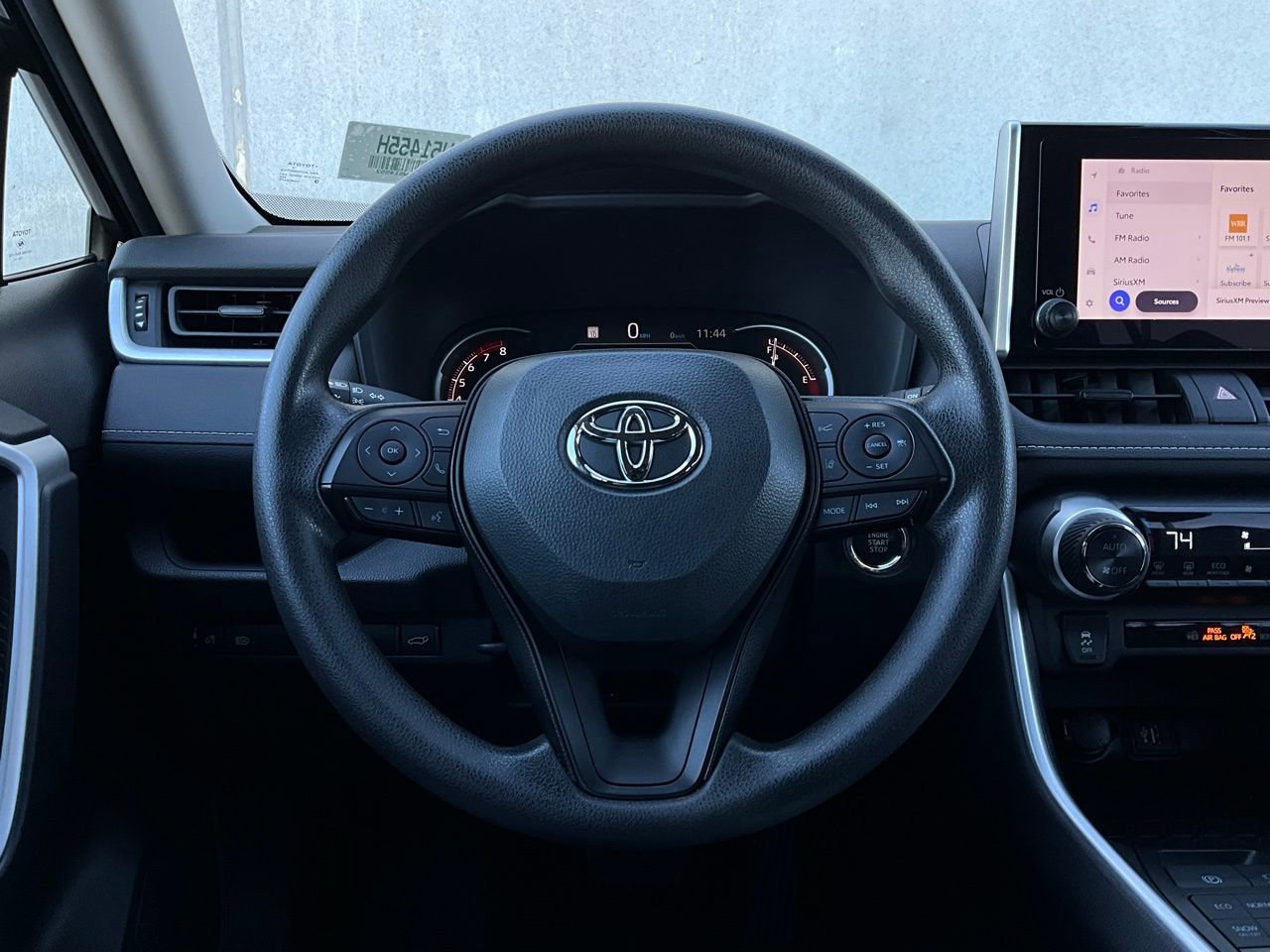 Used 2025 Toyota RAV4 XLE image 33