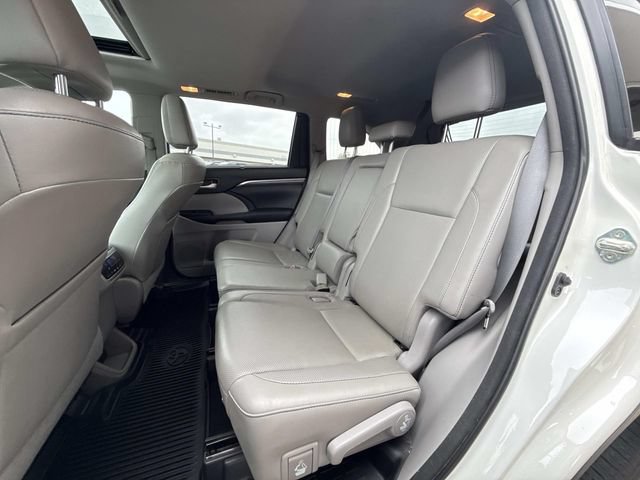 Used 2018 Toyota Highlander Limited AWD/4WD image 19