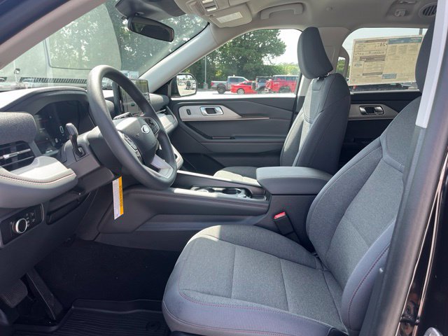 New 2026 Ford Explorer Active RWD image 5