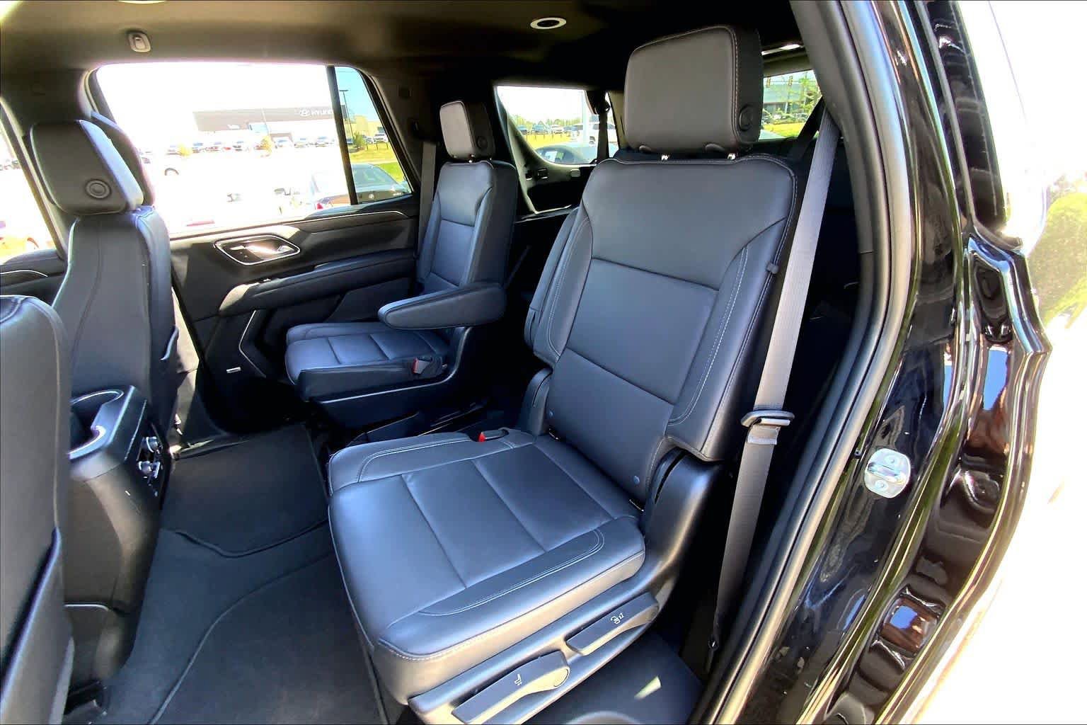 Used 2023 Chevrolet Tahoe LT w/ Luxury Package AWD/4WD image 19