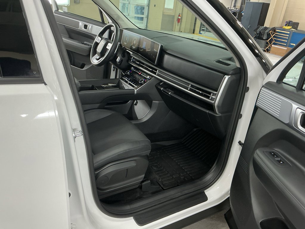Used 2026 Hyundai Santa Fe SEL AWD/4WD image 17