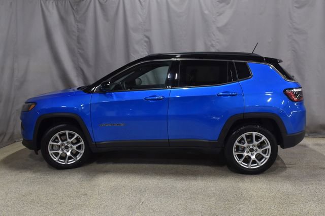 Used 2025 Jeep Compass Limited AWD/4WD image 6