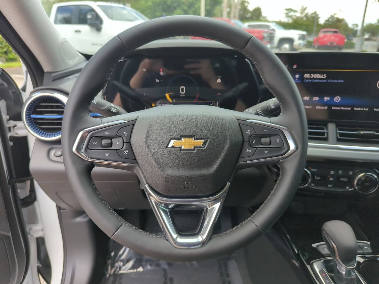 New 2026 Chevrolet Trax LT w/ LT Convenience Package FWD image 10