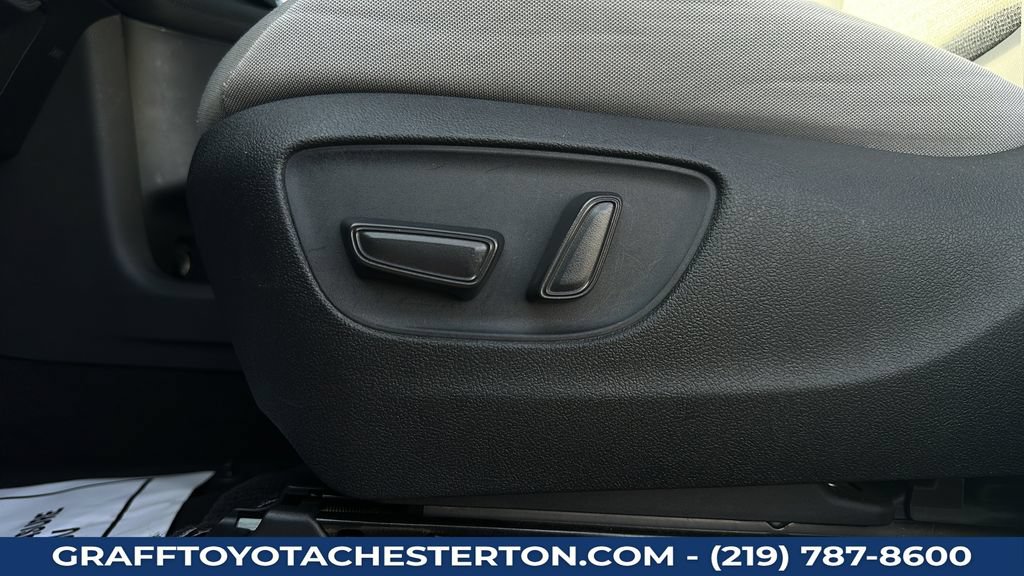 Used 2025 Toyota Sienna LE FWD image 15