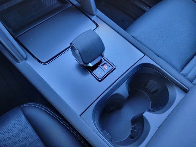 Used 2025 Land Rover Discovery Sport Dynamic SE image 36