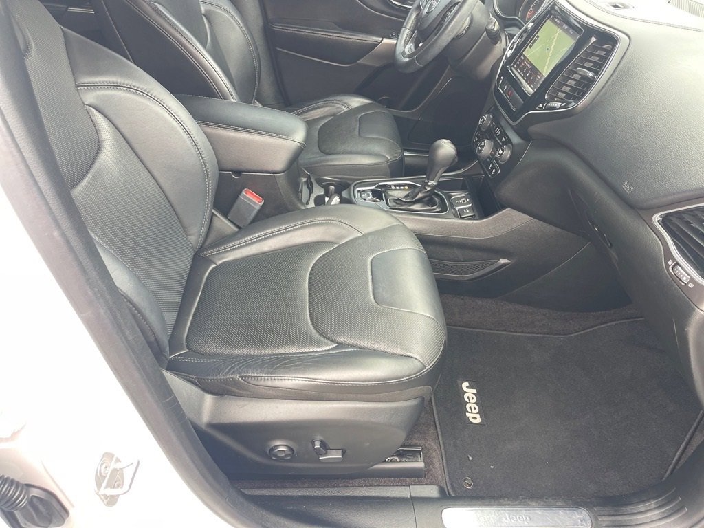 Used 2019 Jeep Cherokee Limited w/ Luxury Group image 18