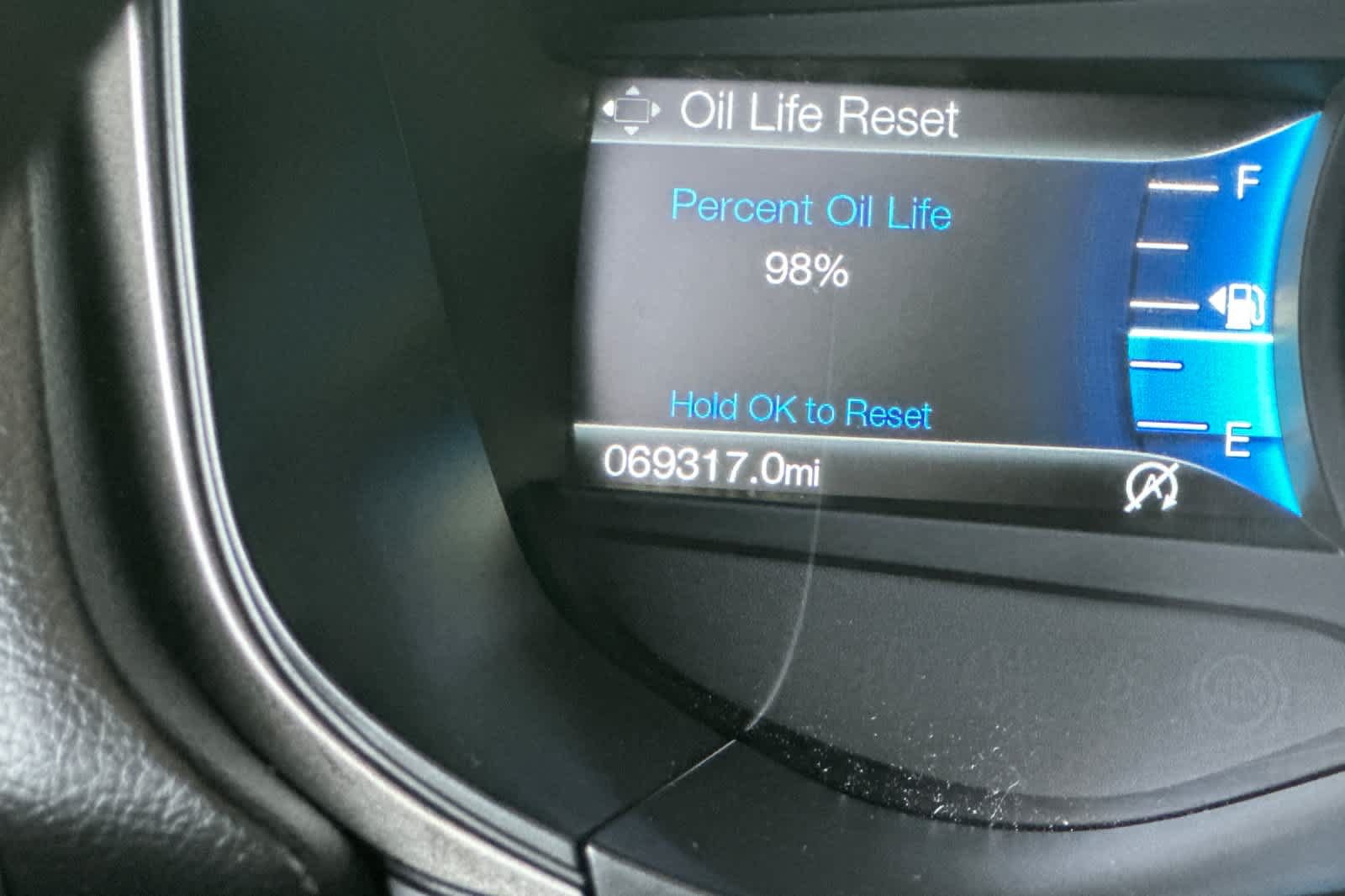 Certified 2018 Ford Fusion SE w/ Fusion SE Technology Package FWD image 24