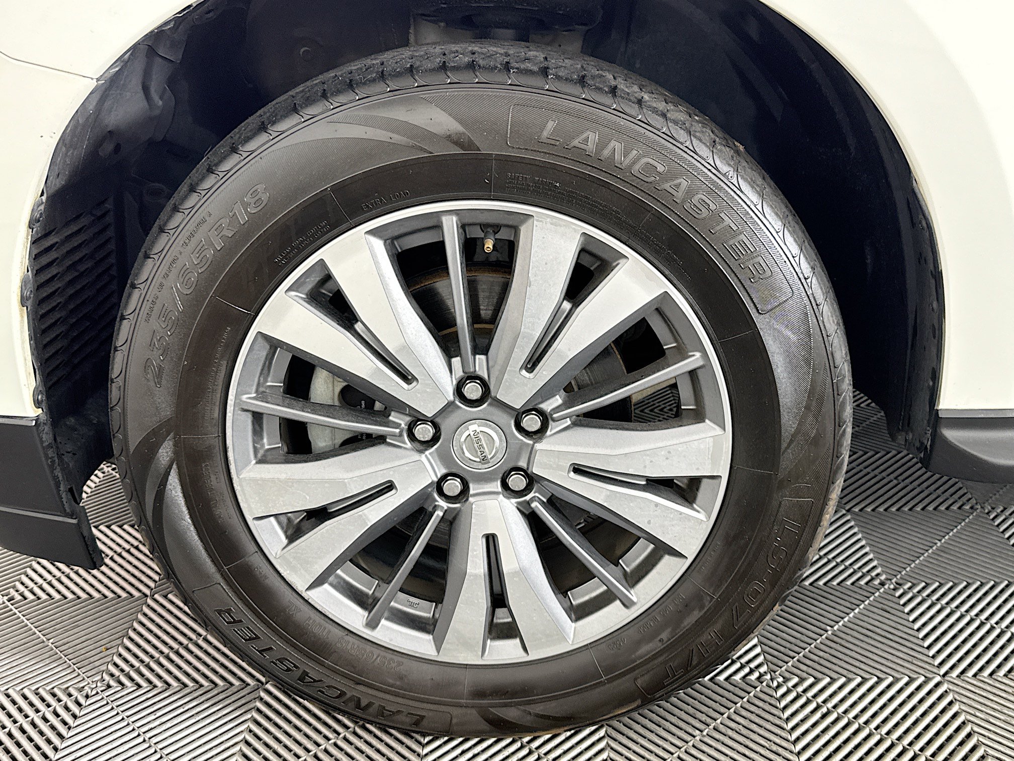 Used 2020 Nissan Pathfinder S AWD/4WD image 36