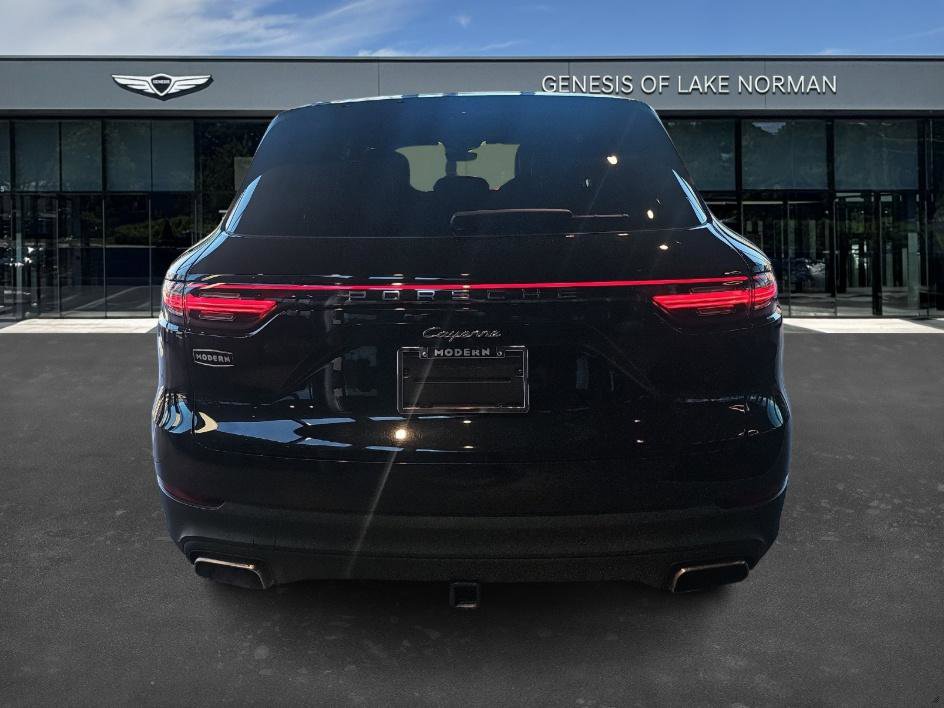 Used 2022 Porsche Cayenne image 8