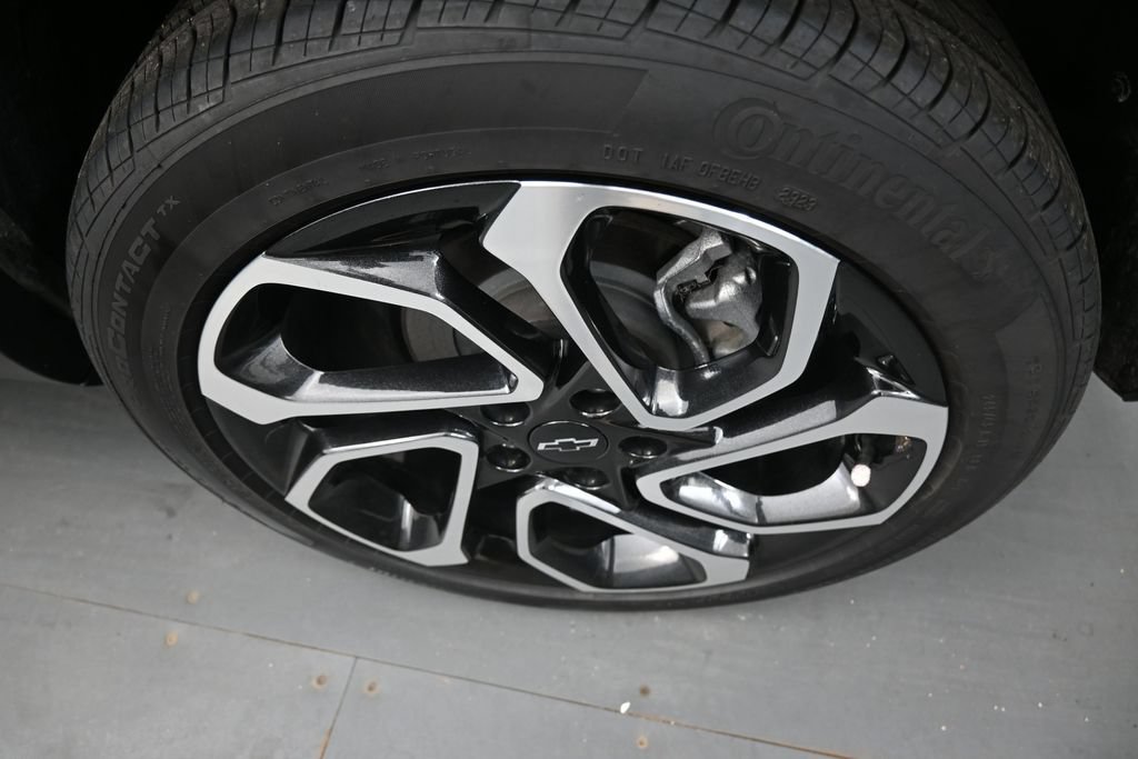 Used 2024 Chevrolet Trax RS w/ Sunroof Package FWD image 9