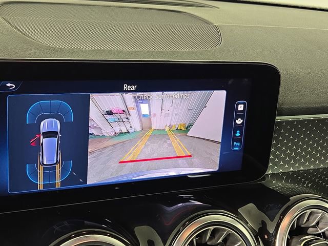 Used 2025 Mercedes-Benz GLB 250 4MATIC image 18