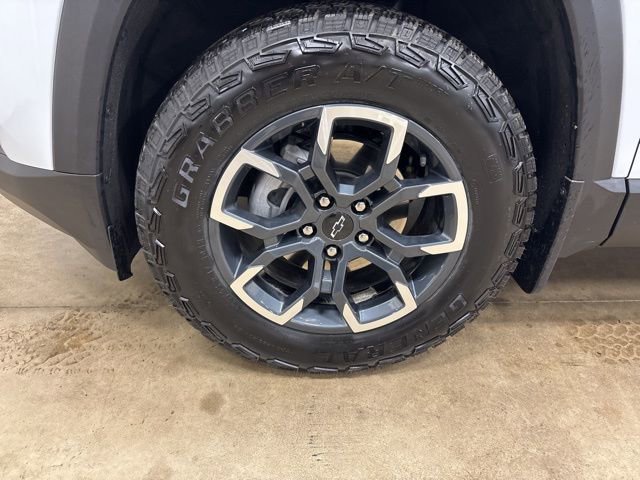 Used 2026 Chevrolet Equinox ACTIV w/ Convenience Package III image 13