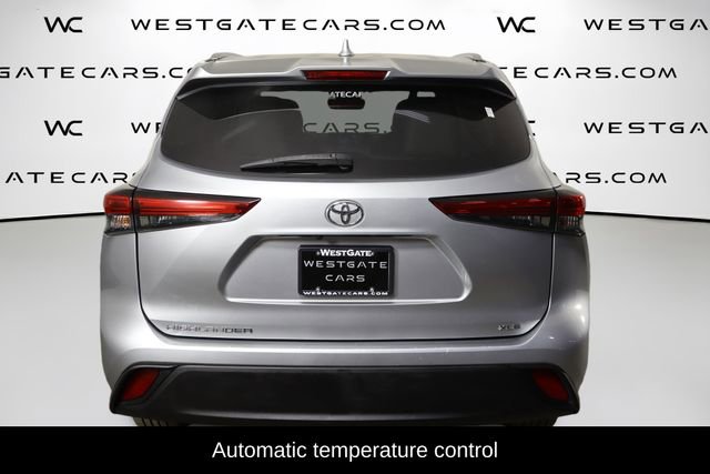 Used 2021 Toyota Highlander XLE image 4