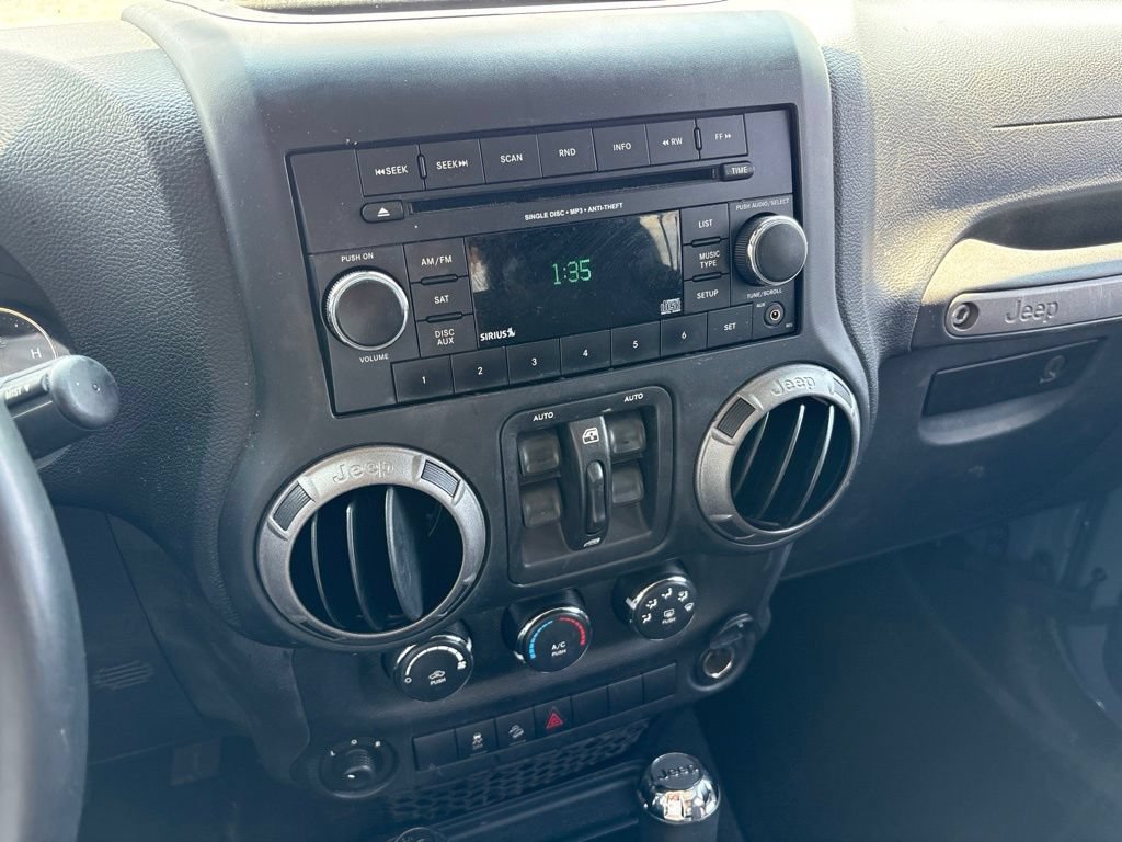 Used 2014 Jeep Wrangler Unlimited Sport w/ Quick Order Package 24S AWD/4WD image 21