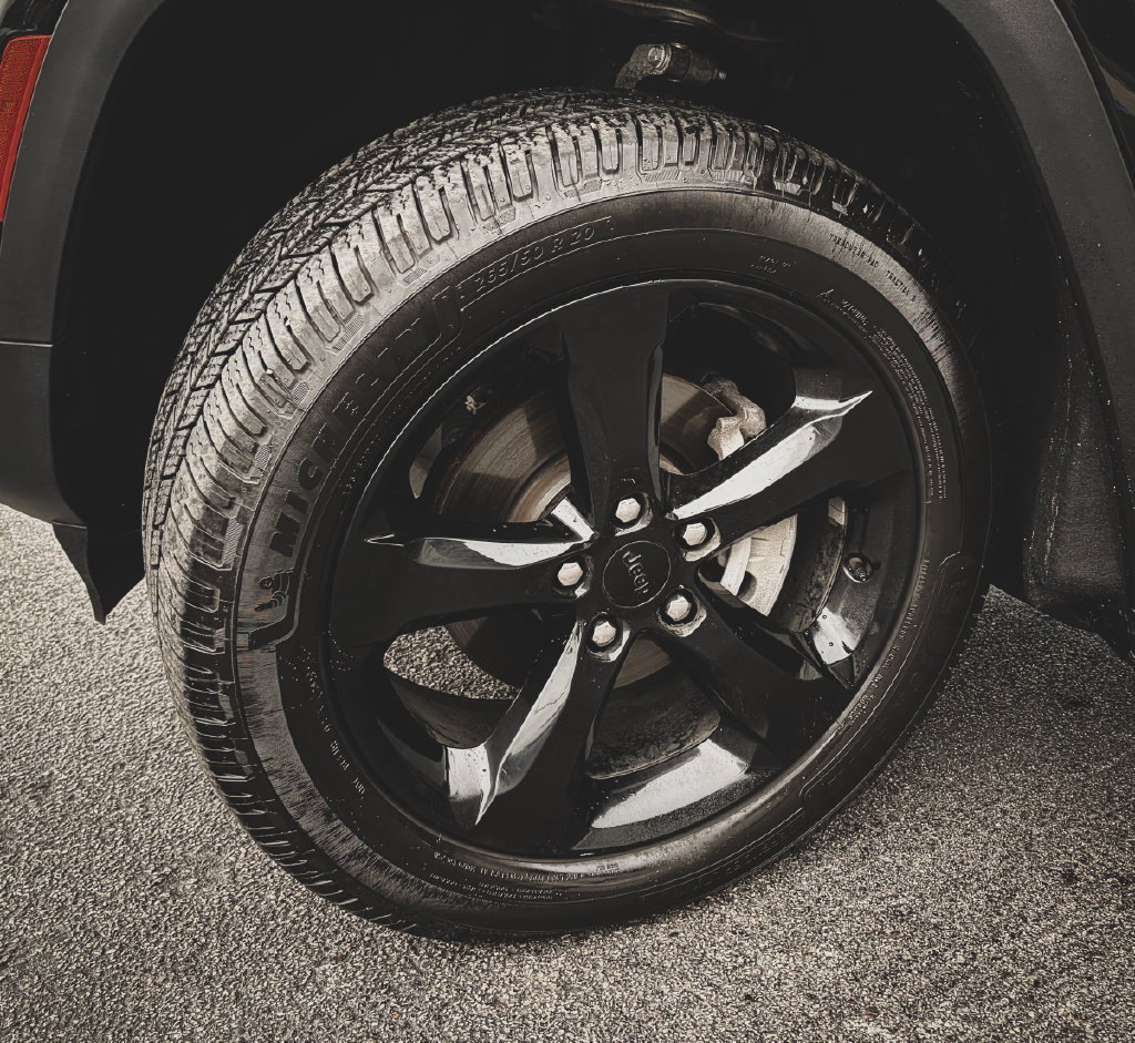 Used 2023 Jeep Grand Cherokee Altitude AWD/4WD image 19