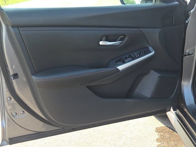 Used 2024 Nissan Sentra SR FWD image 18
