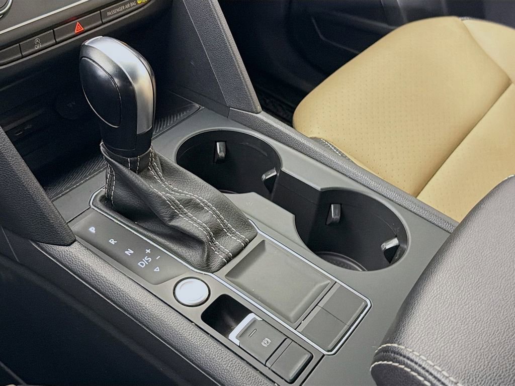 Used 2021 Volkswagen Atlas Cross Sport SE image 18