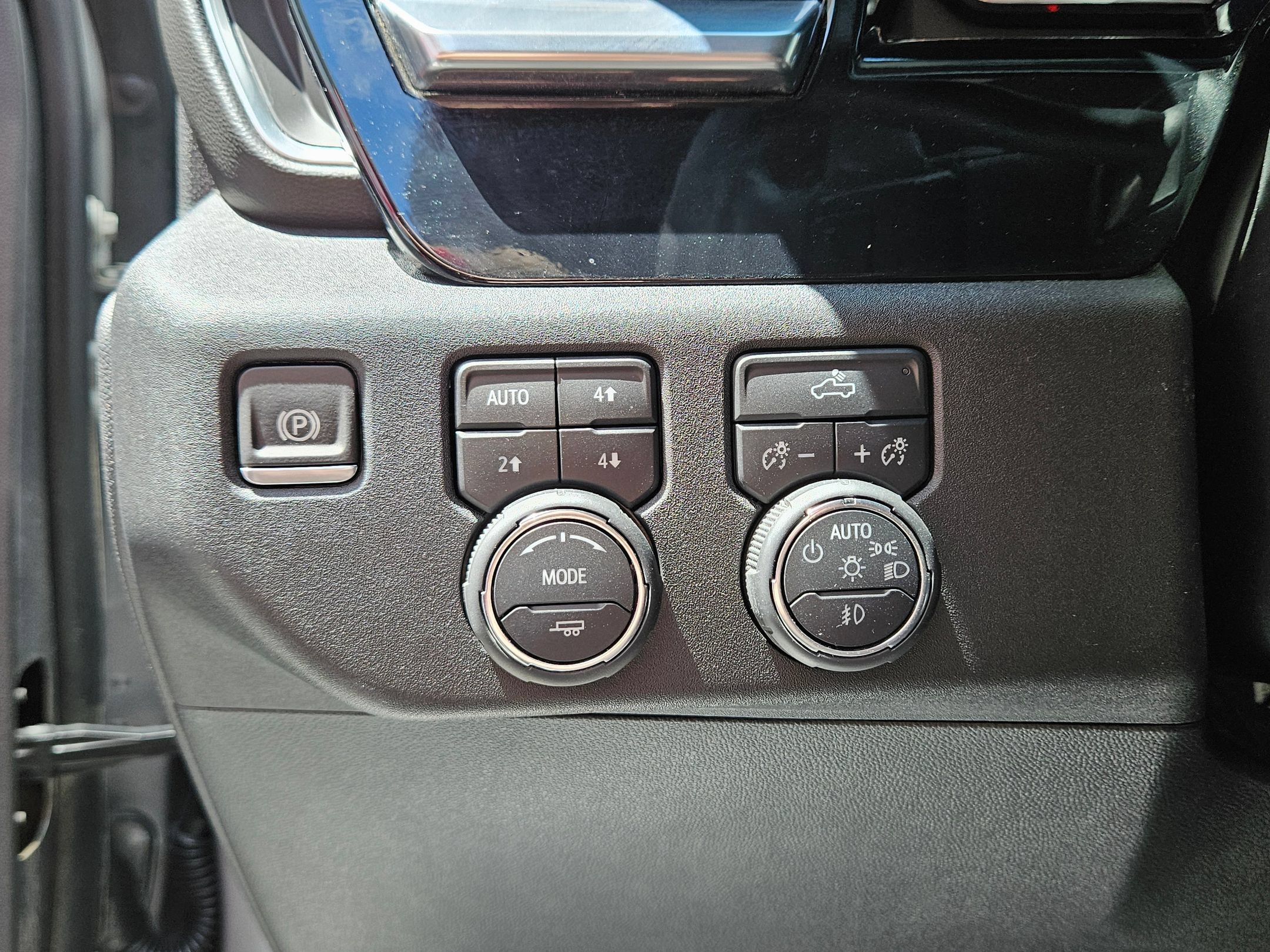 Used 2024 Chevrolet Silverado 1500 RST AWD/4WD image 19