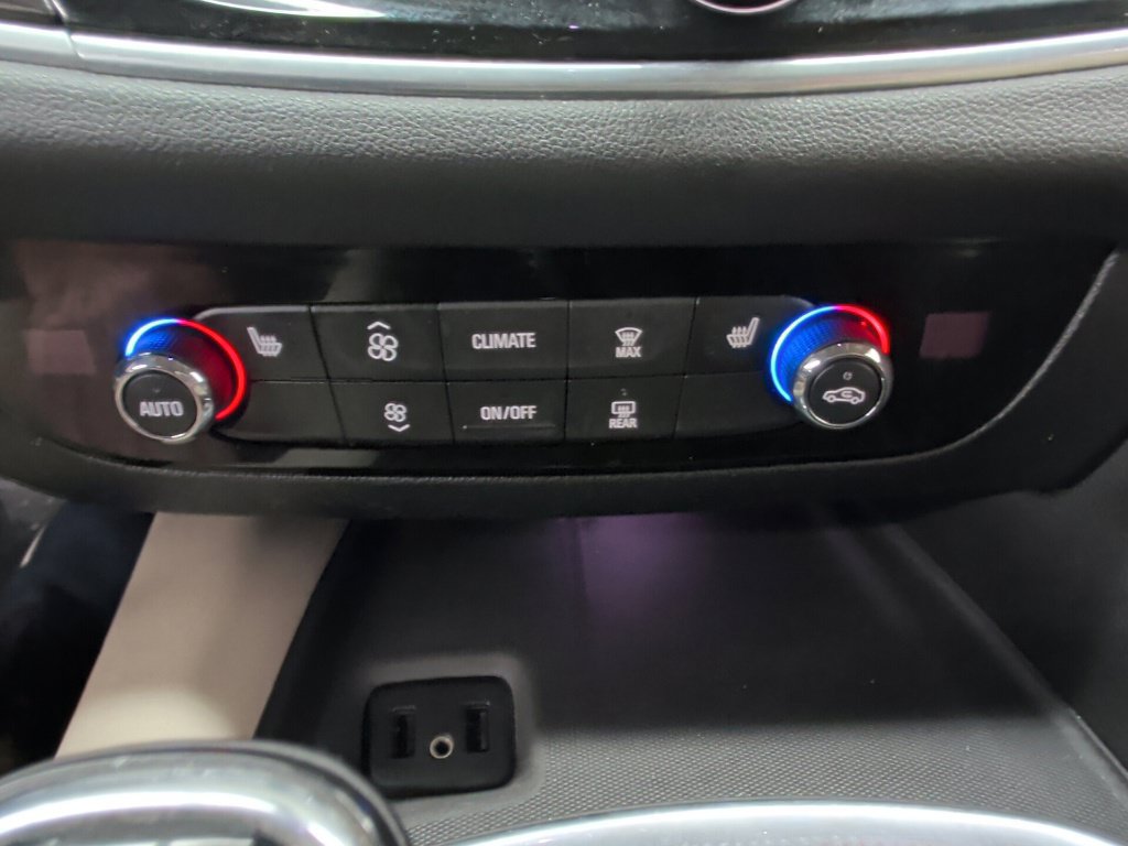 Used 2019 Buick Enclave Essence FWD image 20