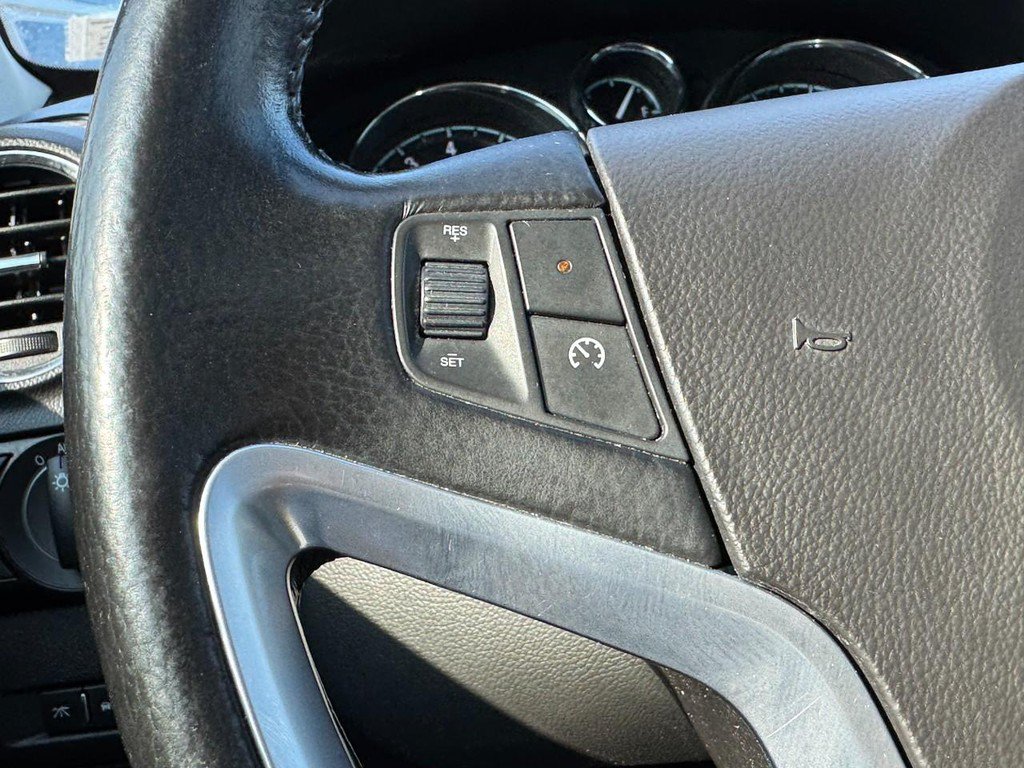 Used 2013 Chevrolet Captiva Sport LTZ FWD image 19