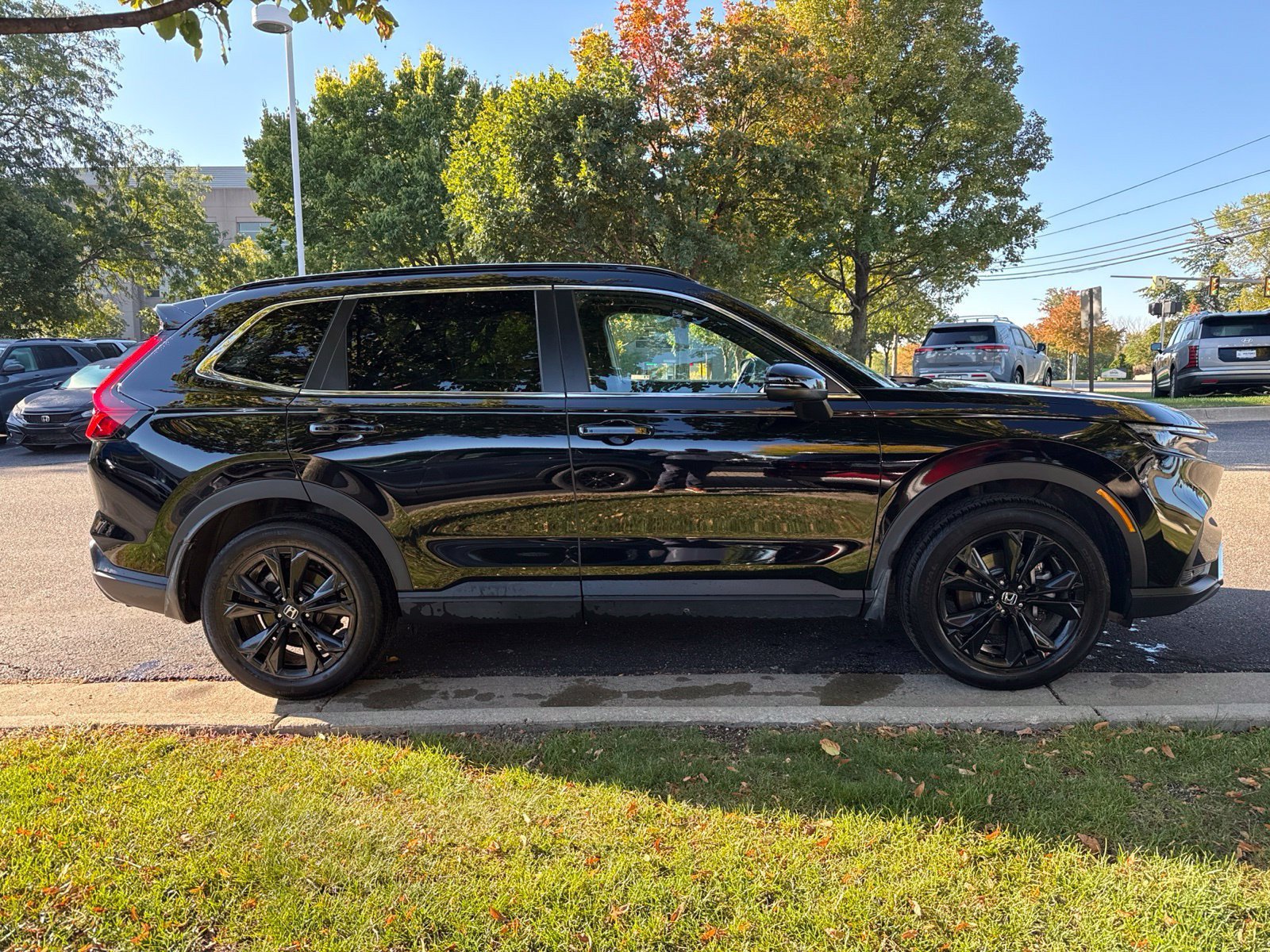 Certified 2025 Honda CR-V Sport Touring image 8