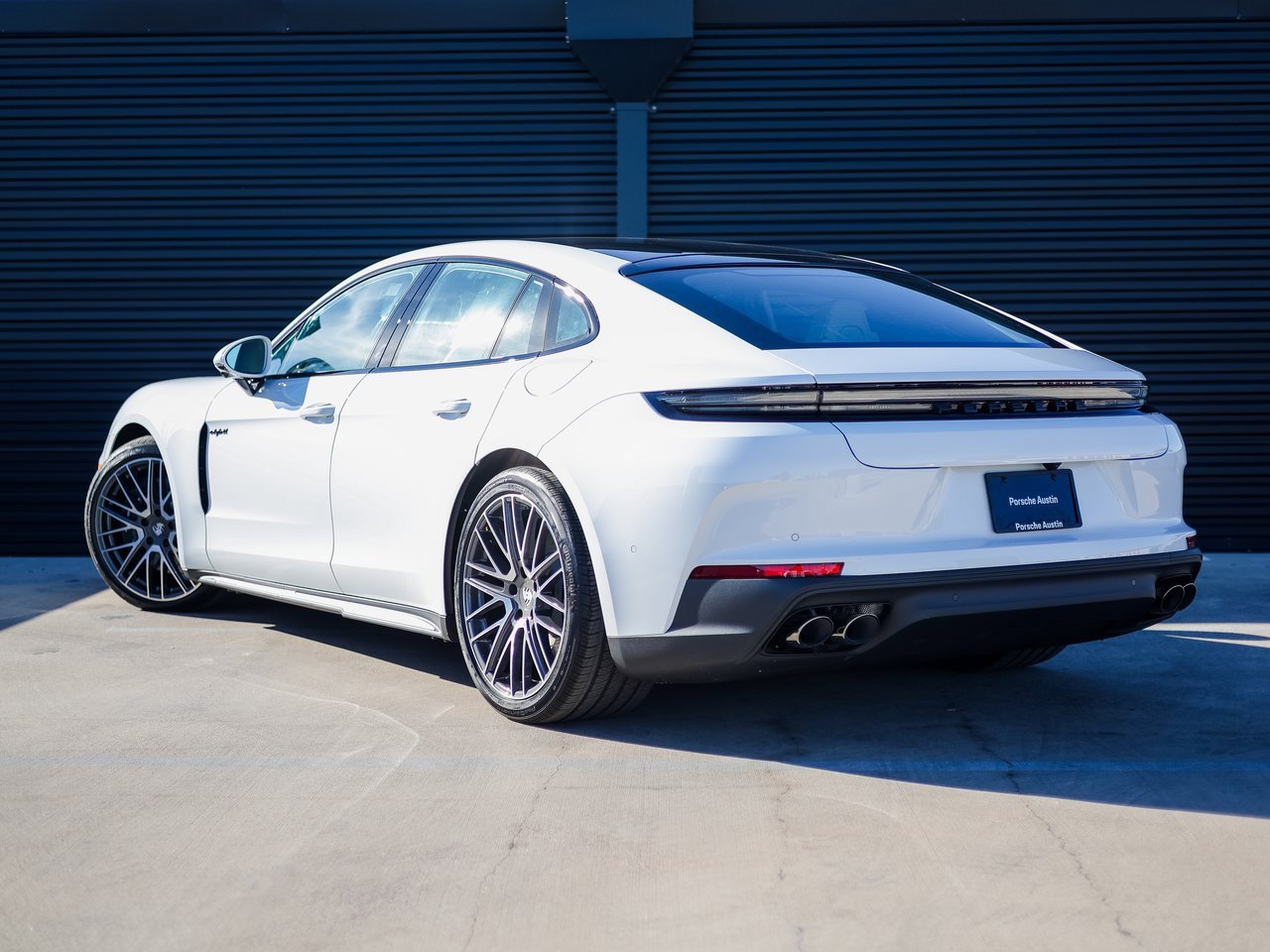 New 2026 Porsche Panamera 4 image 3