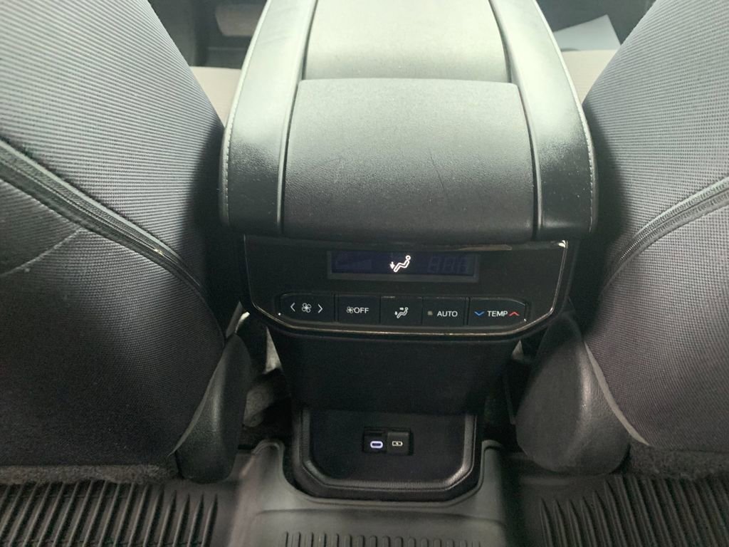 Used 2023 Toyota Highlander LE image 15