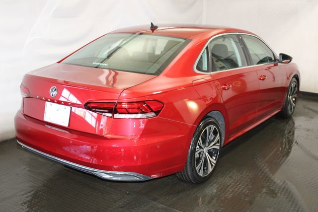 Used 2020 Volkswagen Passat 2.0T SEL FWD image 4