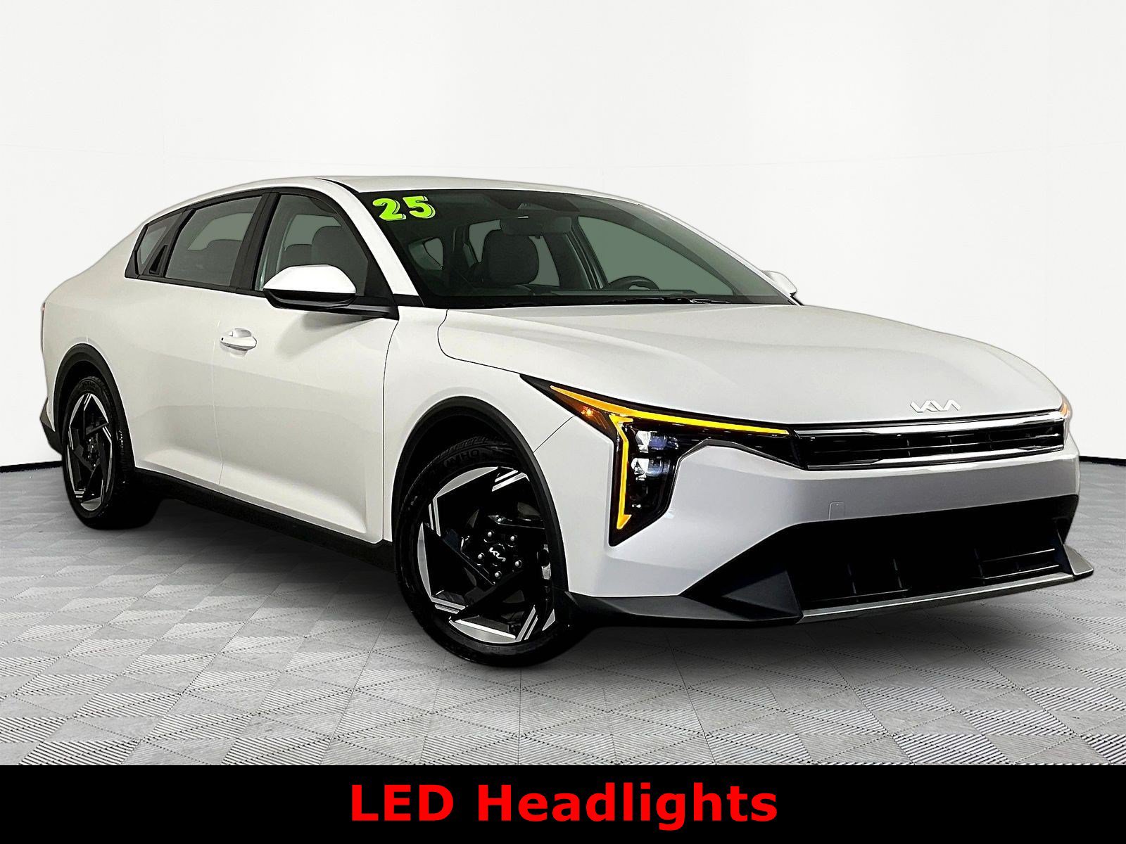 Used 2025 Kia K4 EX FWD image 3