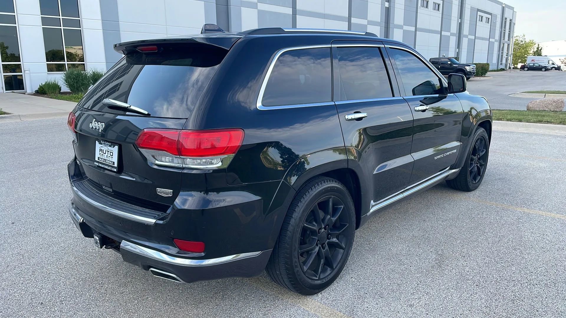 Used 2015 Jeep Grand Cherokee Summit AWD/4WD image 5