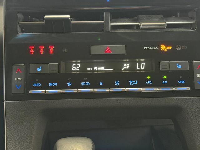 Used 2019 Toyota Avalon XSE FWD image 4