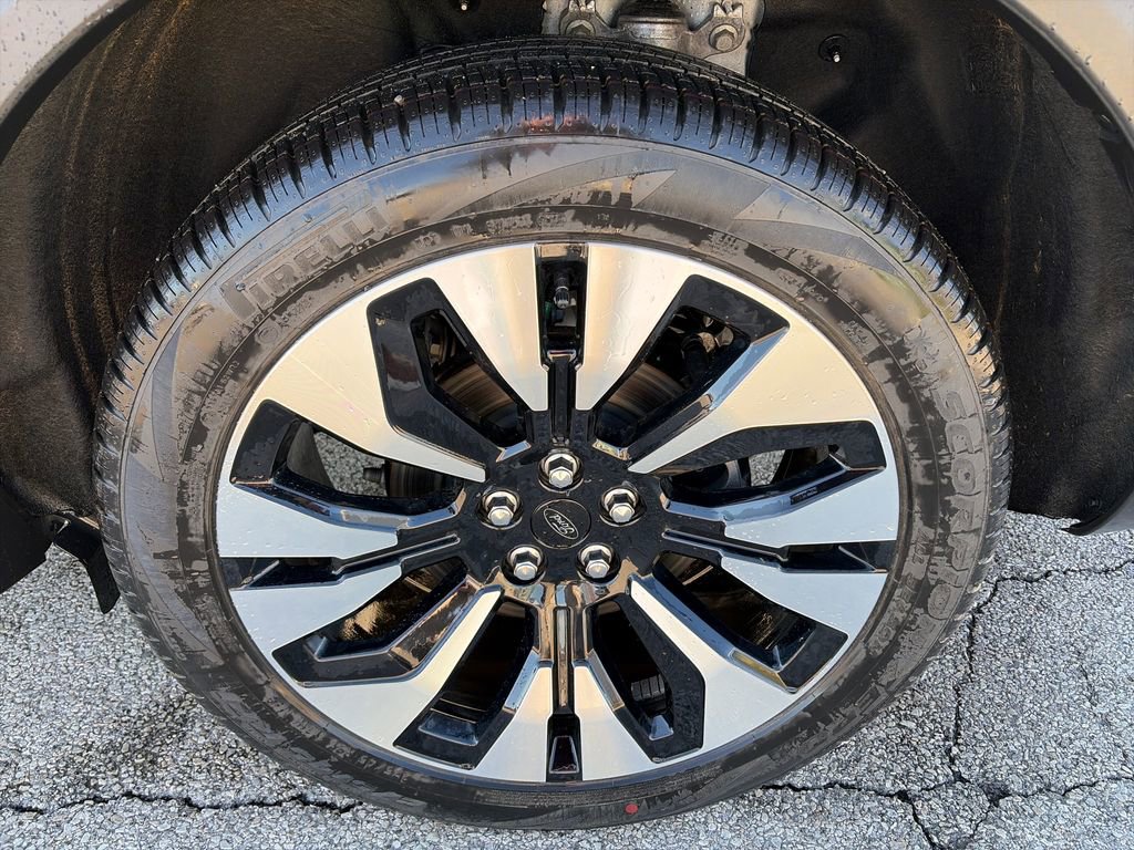 Used 2026 Ford Explorer Platinum w/ LUX Leather Package image 13