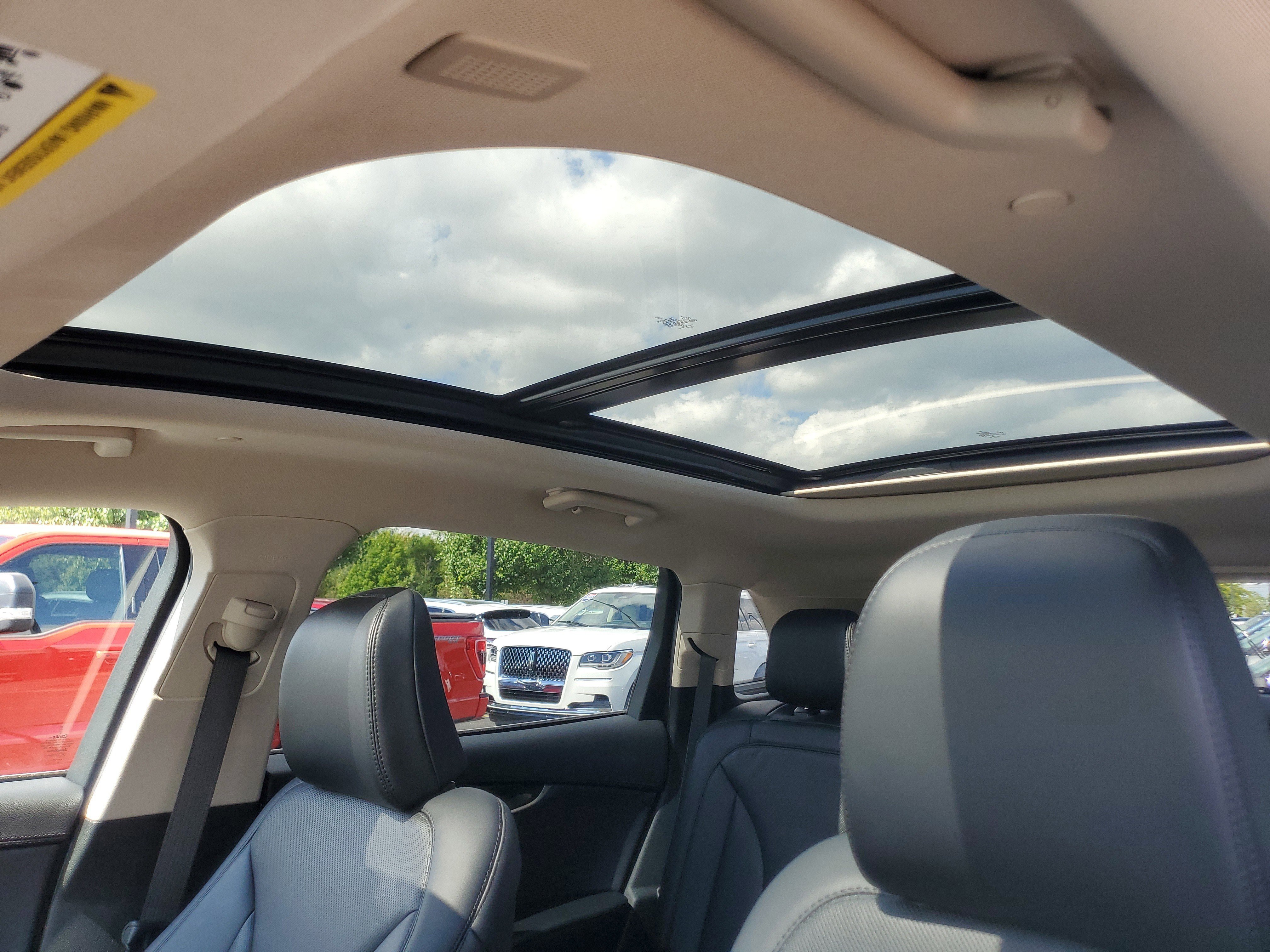 Certified 2022 Lincoln Nautilus Reserve w/ Equipment Group 201A image 11