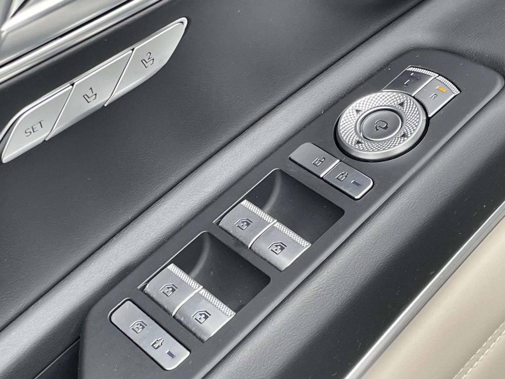 Used 2023 Genesis GV80 3.5T Advanced + w/ Cargo Package image 16