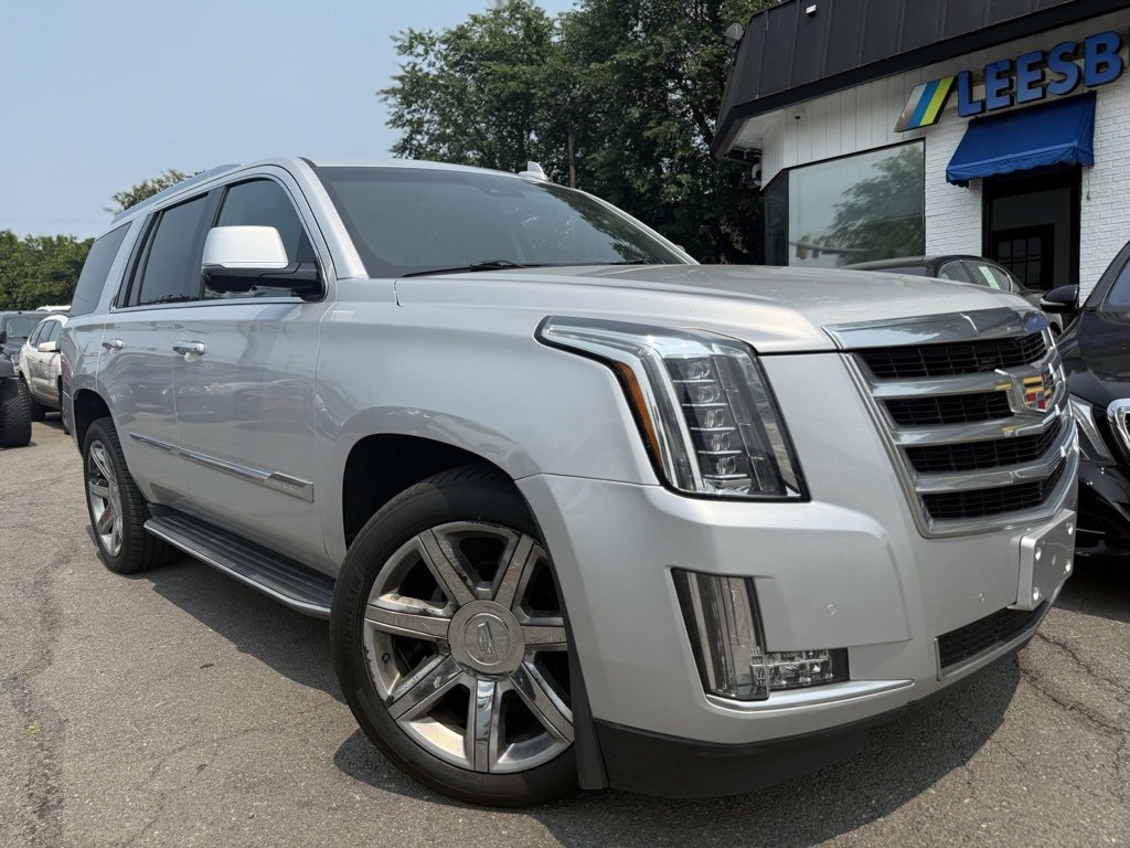 Used 2016 Cadillac Escalade Luxury image 1