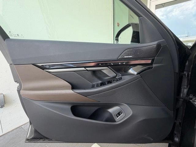 Used 2026 BMW 540i xDrive AWD/4WD image 21