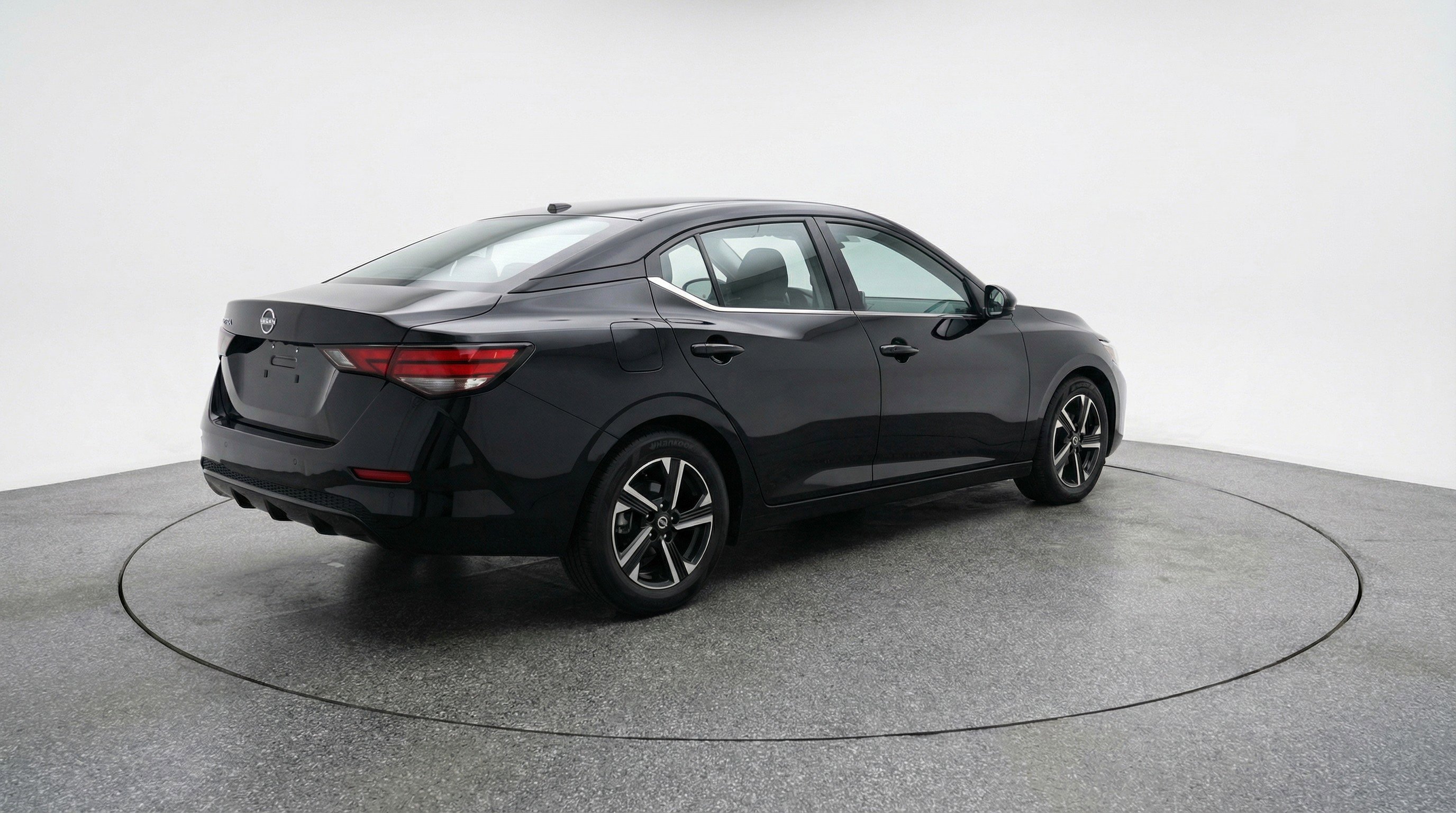 Used 2025 Nissan Sentra SV image 9