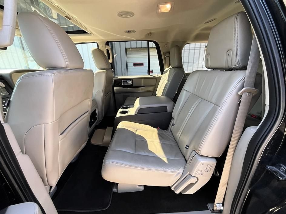 Used 2015 Lincoln Navigator L 4WD image 27