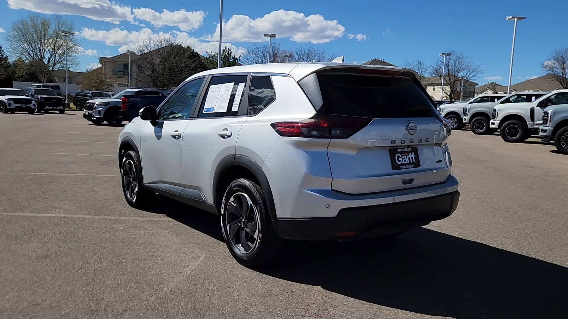 Used 2025 Nissan Rogue SV image 19