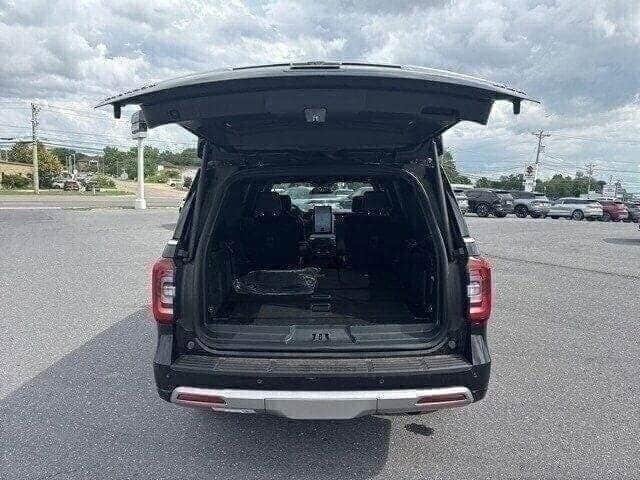 Used 2024 Ford Expedition Max Platinum image 18