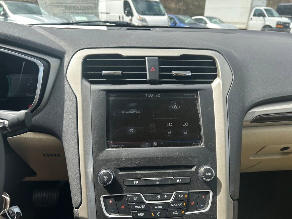 Used 2016 Ford Fusion SE w/ Equipment Group 502A image 15