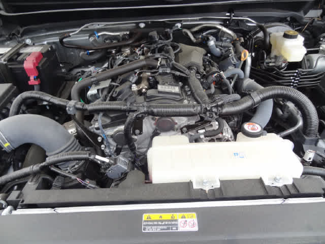 Used 2025 Toyota Tacoma SR5 AWD/4WD image 33