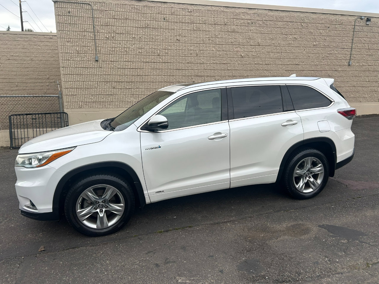 Used 2016 Toyota Highlander Limited Platinum image 8
